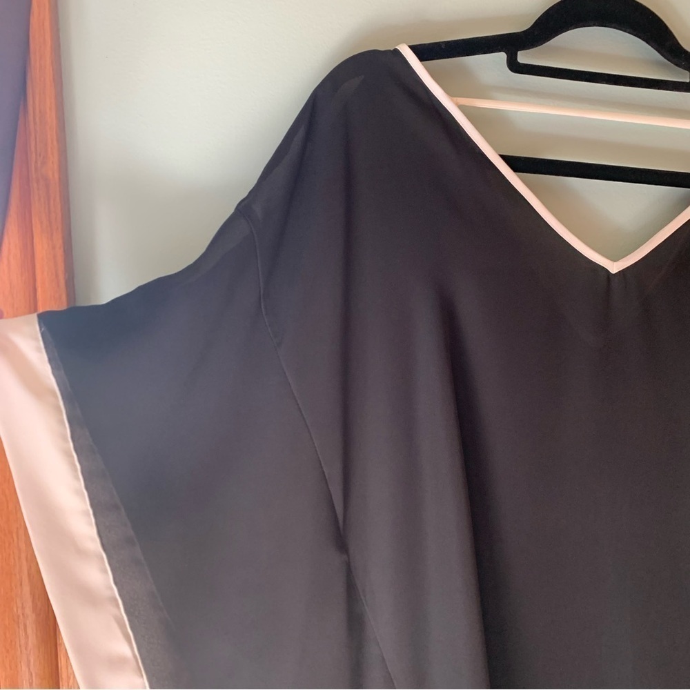 BCX Black and White Blouse‎ - Picture 2 of 5